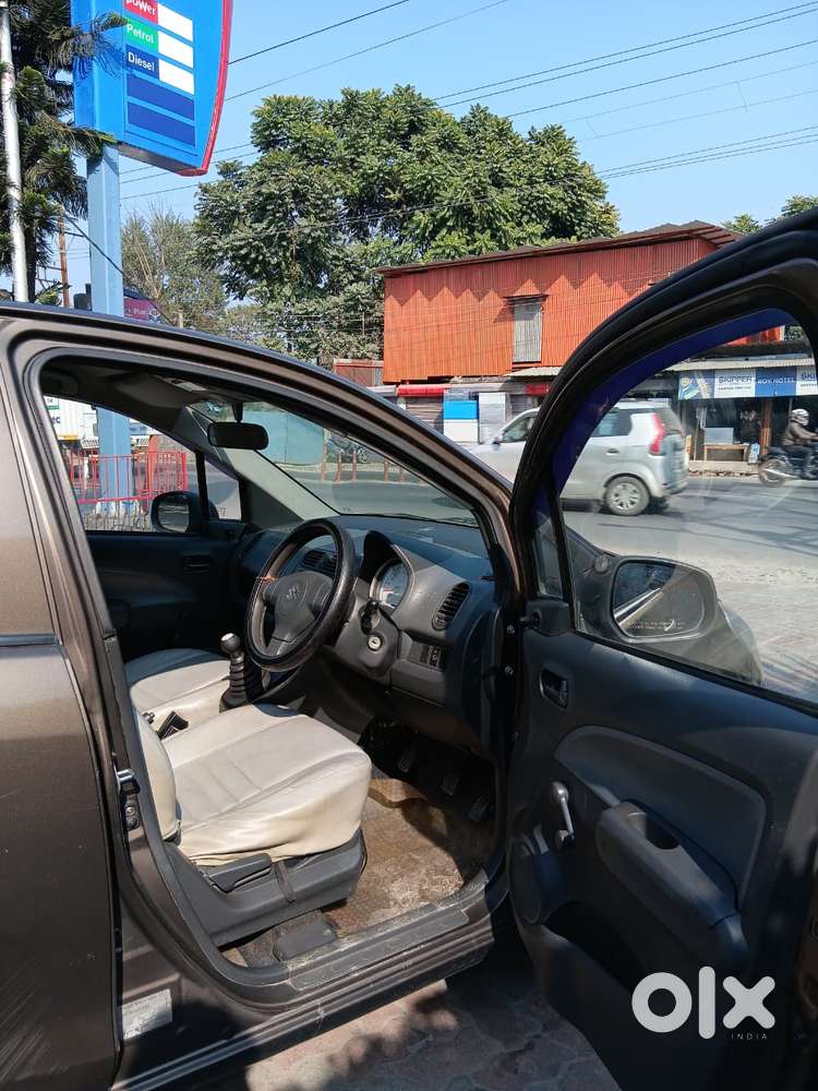 Maruti Suzuki Ritz Lxi, 2011, Petrol