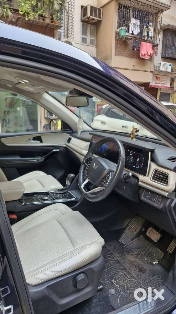 Mahindra Xuv700 2.2 Ax 7 Diesel At Luxury Pack Str Awd, 2022, Diesel