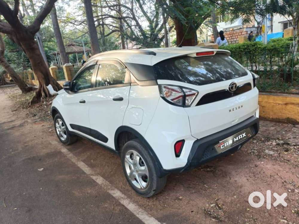 Tata Nexon 1.5 Revotorq Xm (s), 2022, Diesel