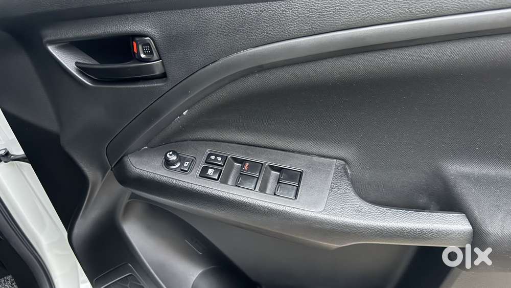 Maruti Suzuki Brezza 1.5 Vxi Smart Hybrid, 2025, Petrol