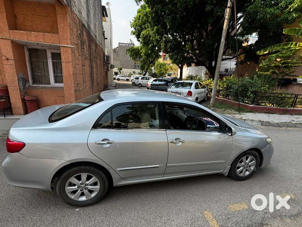 Toyota Corolla Altis 2010 Petrol Well Maintained