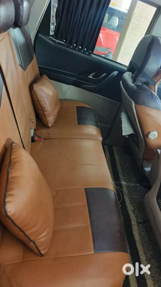 Mahindra Xuv500 W10 2016