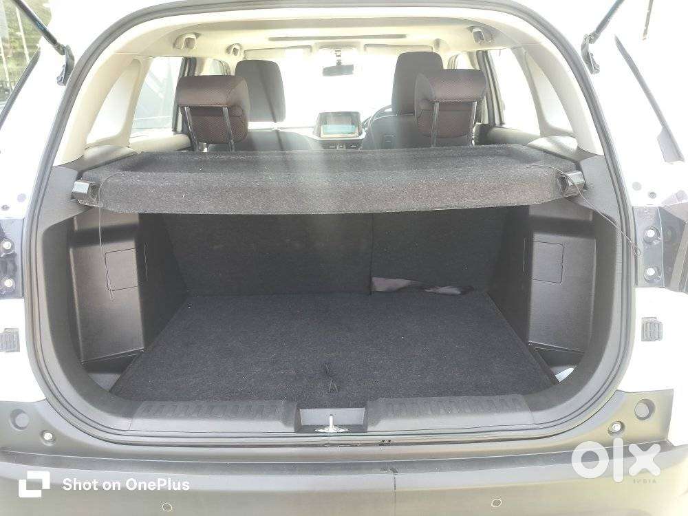 Maruti Suzuki Brezza 1.5 Zxi At Smart Hybrid, 2023, Petrol