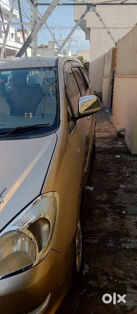 Toyota Innova 2006 Diesel 175000 Km Driven