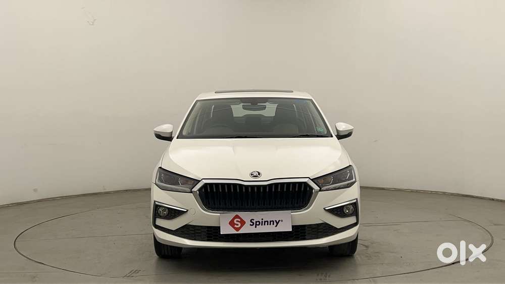 Skoda Slavia Style 1.0l Tsi Mt, 2023, Petrol