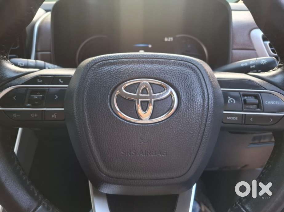 Toyota Innova Hycross 2.0 Vx Hybrid 8 Str, 2023, Petrol