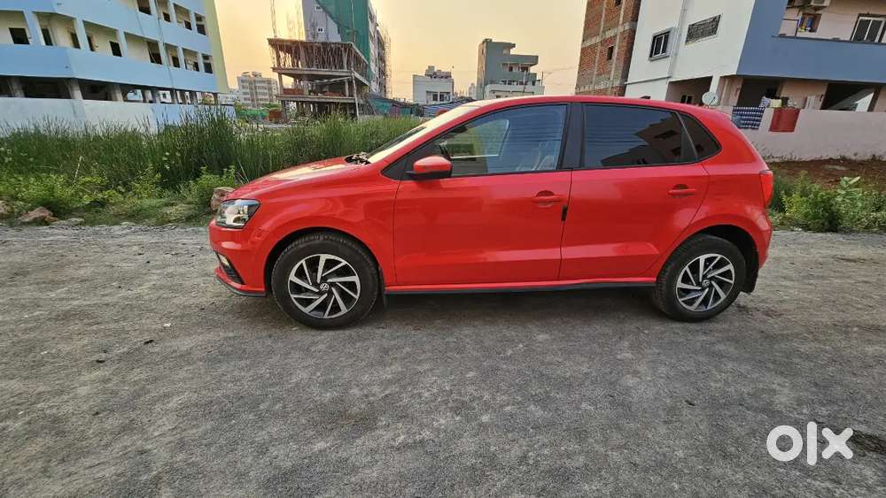 Volkswageon Polo 1l Tsi Comfortline Flash Red Colour Car.