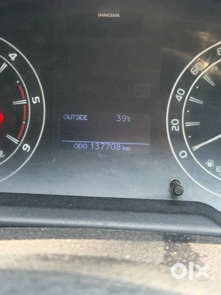 Toyota Innova Crysta 2016 Diesel 137000 Km Driven