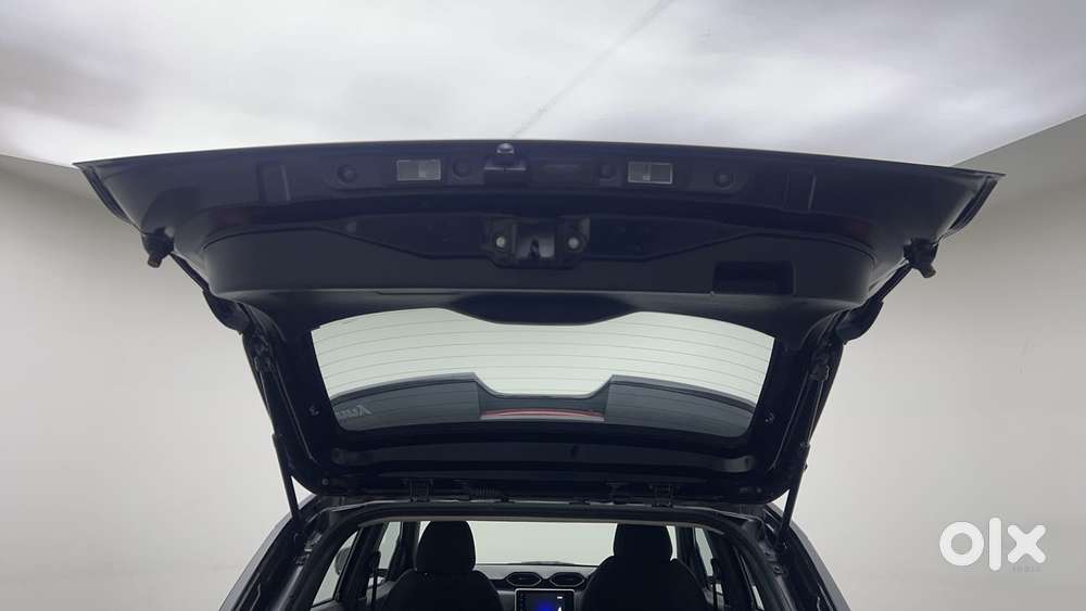 Nissan Magnite 1.0 Xv Premium, 2023, Petrol