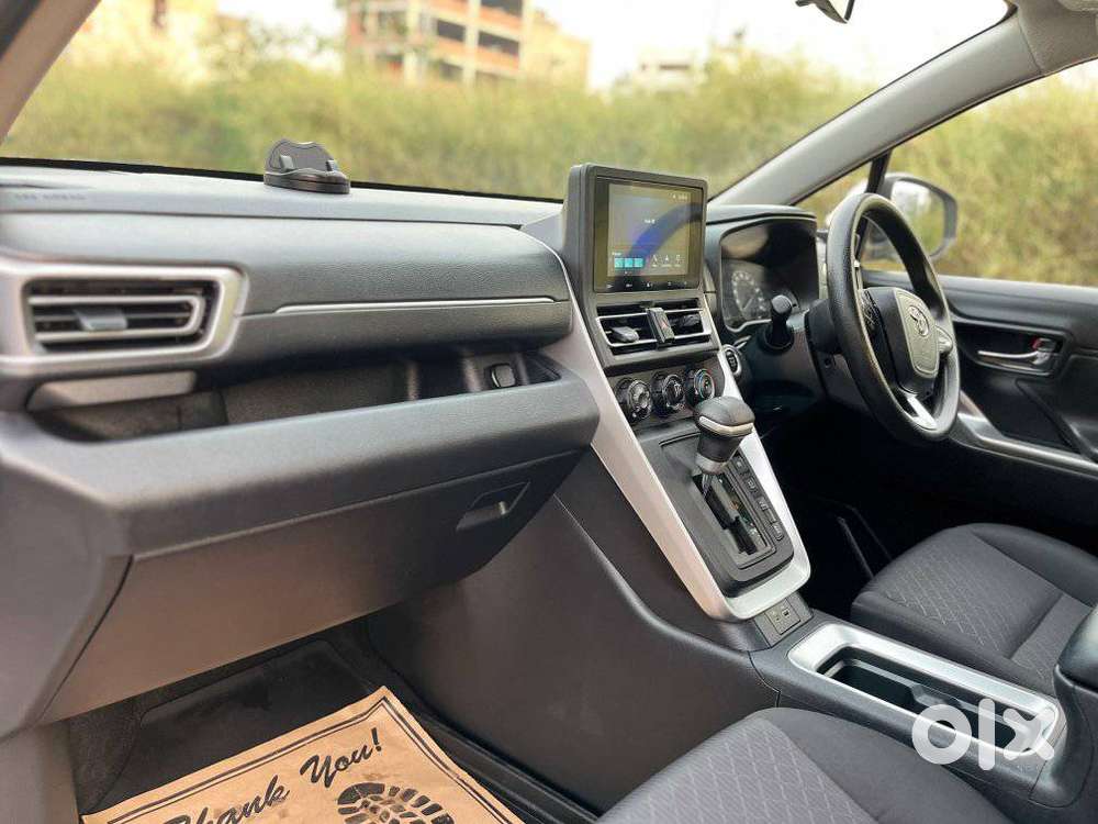 Toyota Innova Hycross 2.0 Gx 8 Str, 2025, Petrol