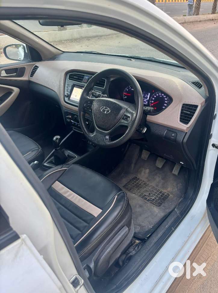 Hyundai I20 Sportz 1.2 Ivt Dual Tone, 2020, Petrol