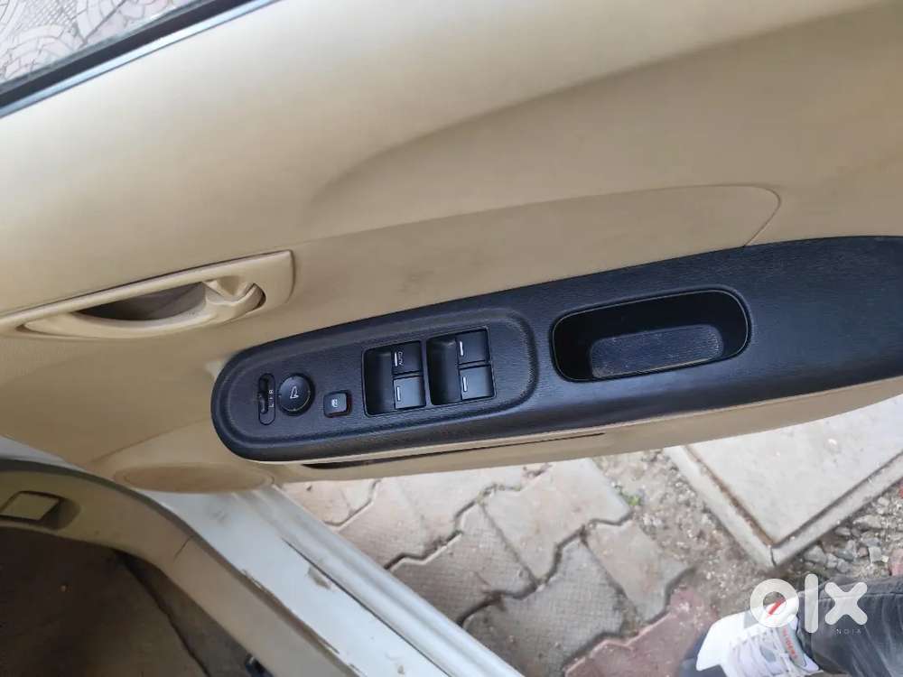 Honda Amaze 1.2 Emt Petrol 31 December 2015 Fix Price