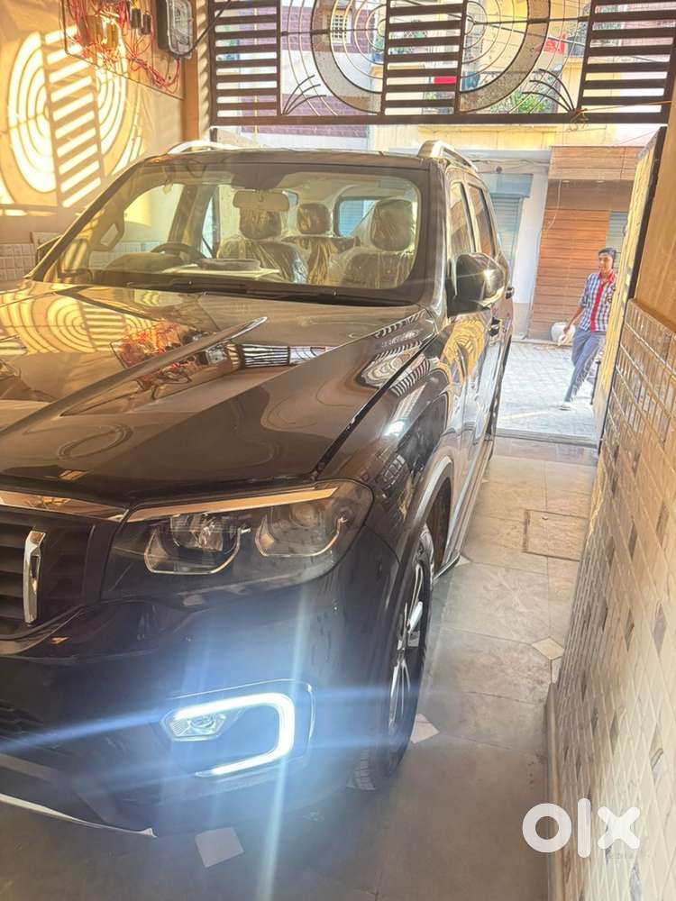 Mahindra Scorpio-n Z8 Select Petrol Manual 2025 In Showroom Condition