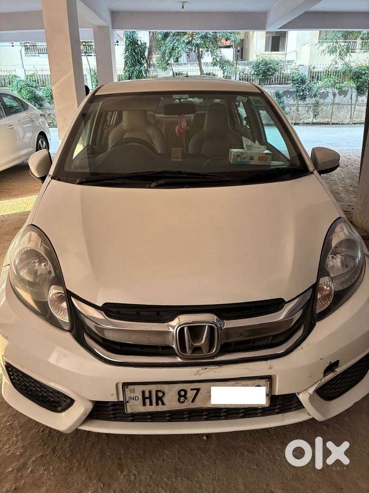 Well-maintained Honda Amaze (2017) Owned By A Retired Indian Air Force