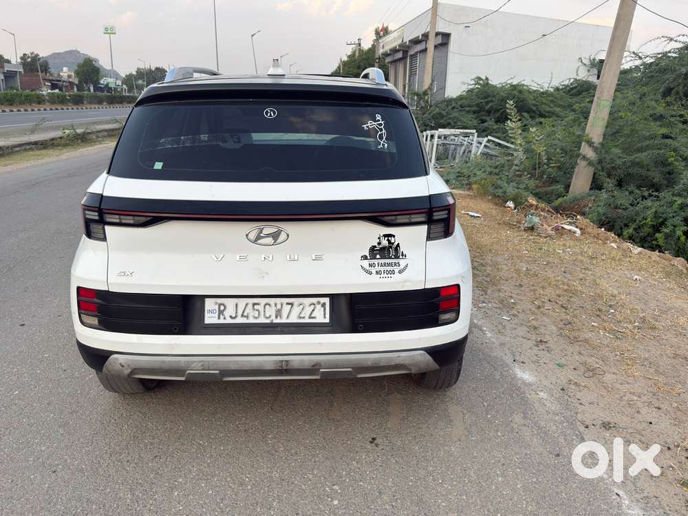 Hyundai Venue Petrol 2023