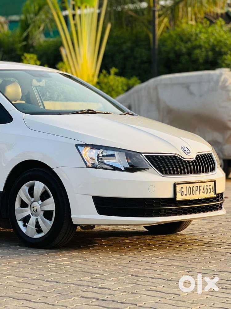 Skoda Rapid 1.0 Tsi Active, 2021, Petrol