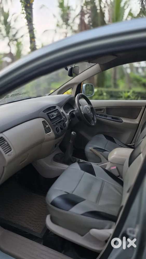 Siingle Owner Used Innova G Company Maintained