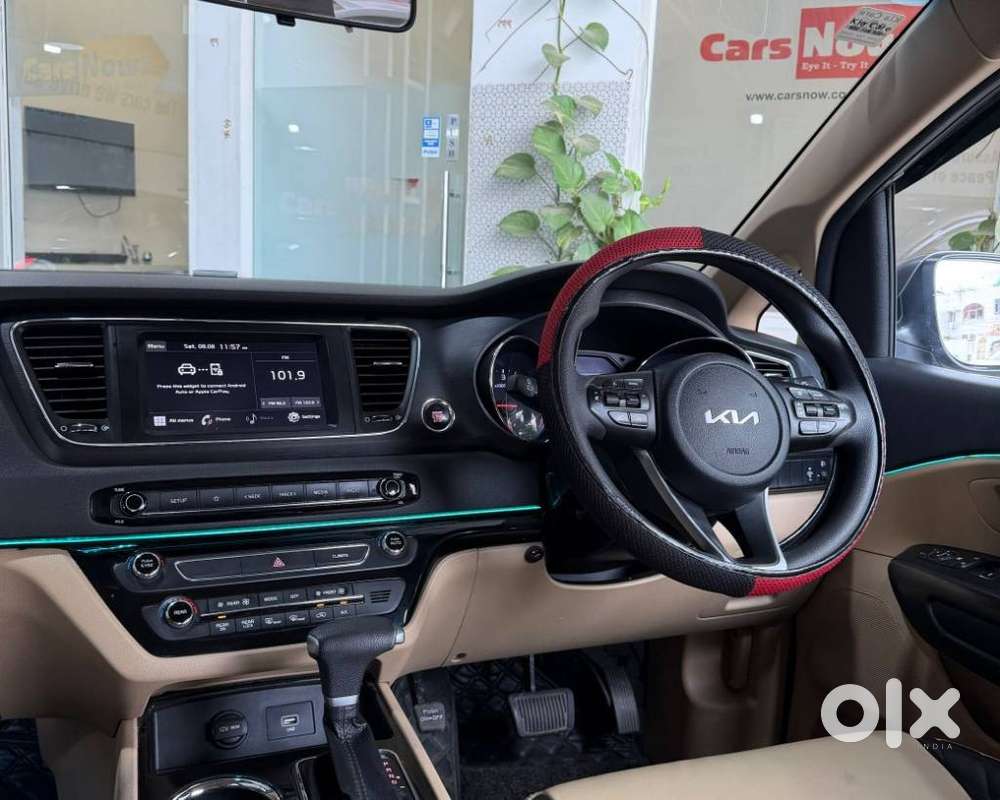 Kia Carnival Premium, 2022, Diesel