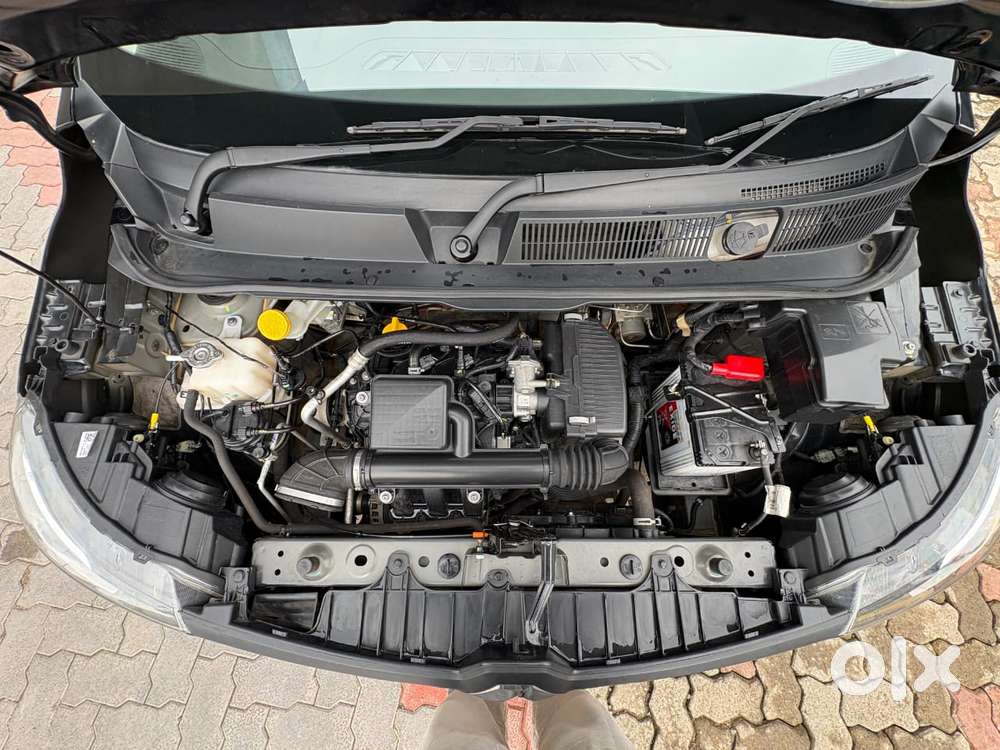 Renault Triber Rxz, 2024, Petrol