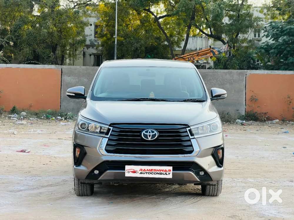 Toyota Innova Crysta [2020-ongoing] 2.4 Vx 8 Str, 2022, Diesel