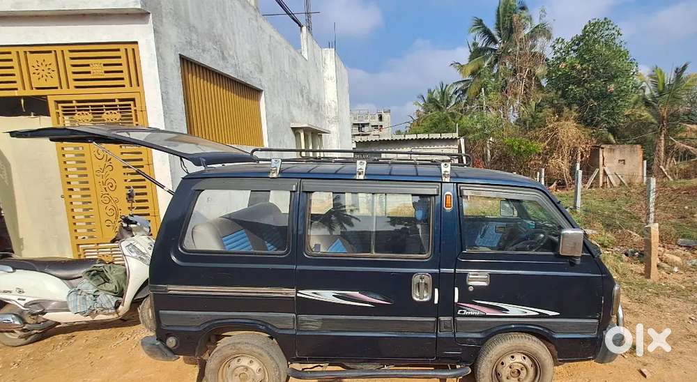 8 Seater New Tires 1 Stepni In Good Condition