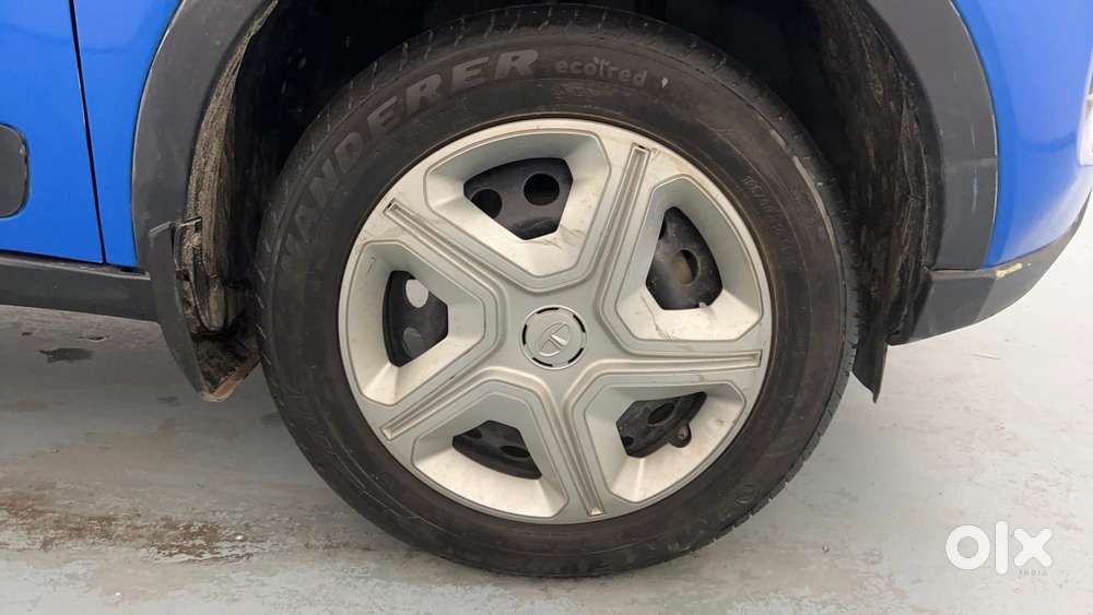 Tata Nexon 1.2 Revotron Xm (s), 2020, Petrol