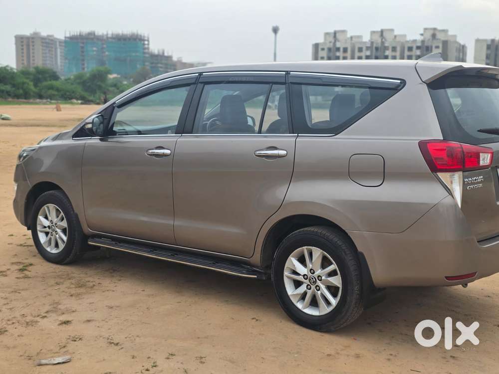 Toyota Innova Crysta 2.4 V 8 Str, 2016, Diesel