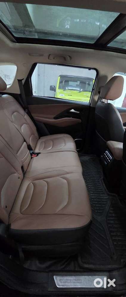 Mg Hector Plus Sharp Pro 1.5 Turbo Petrol Cvt 7 Str Dual Tone, 2024,..