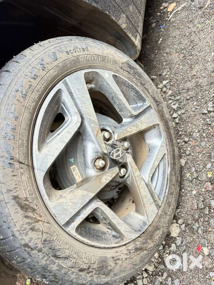 Hyundai Aura 2024 Petrol Vip No. 8880