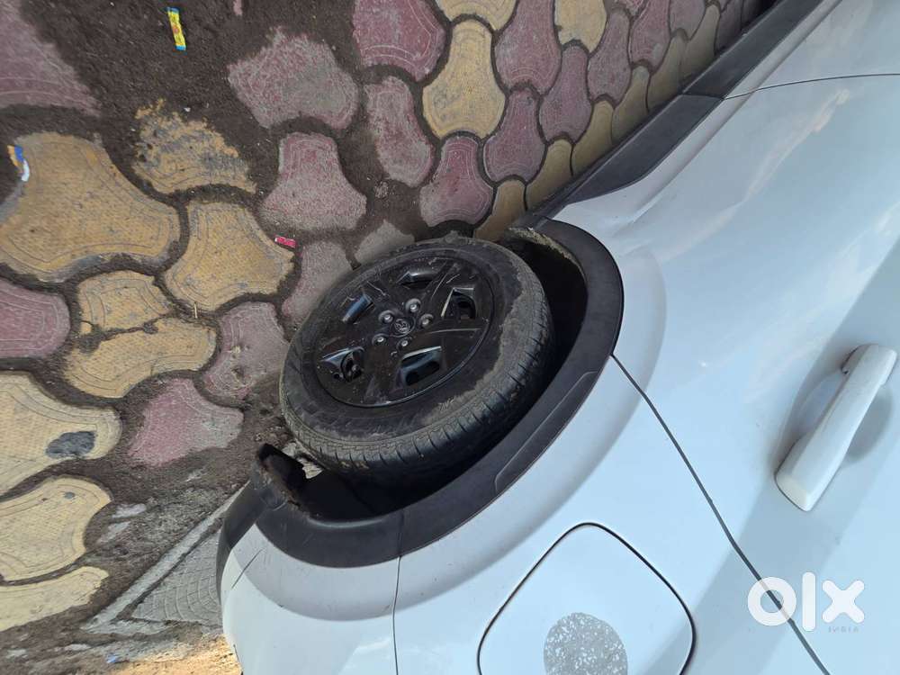 +7 Hyundai Venue Price - Images, Colours & Reviews - Carwalethe Hyu