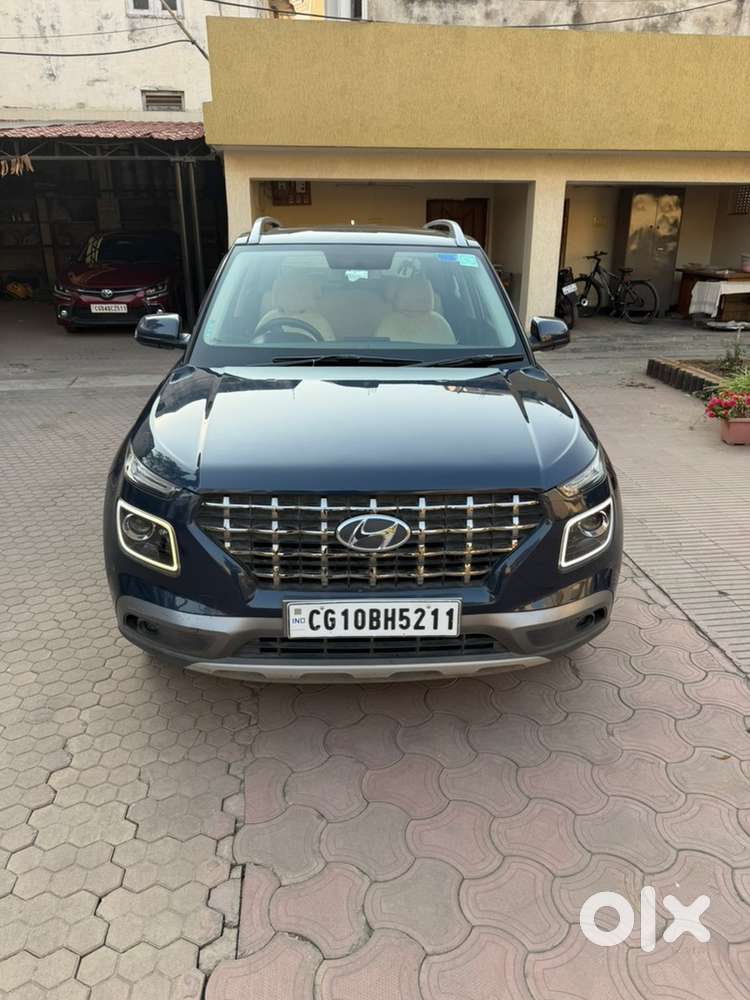 Hyundai Venue 2022 Petrol Well Maintained