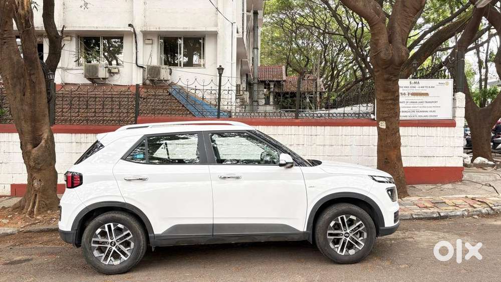Hyundai Venue Top Variant 1.0 Sx(o) Dct At Car 2024