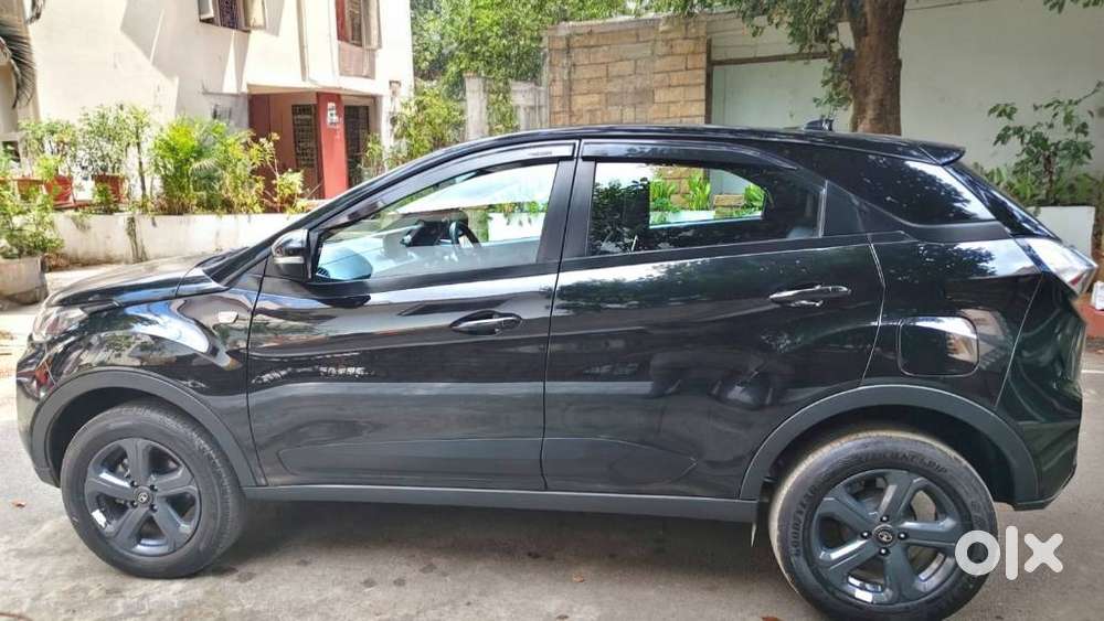 Tata Nexon 1.2 Revotron Xza Plus Luxs Red Dark Edition Amt, 2023, Pe..