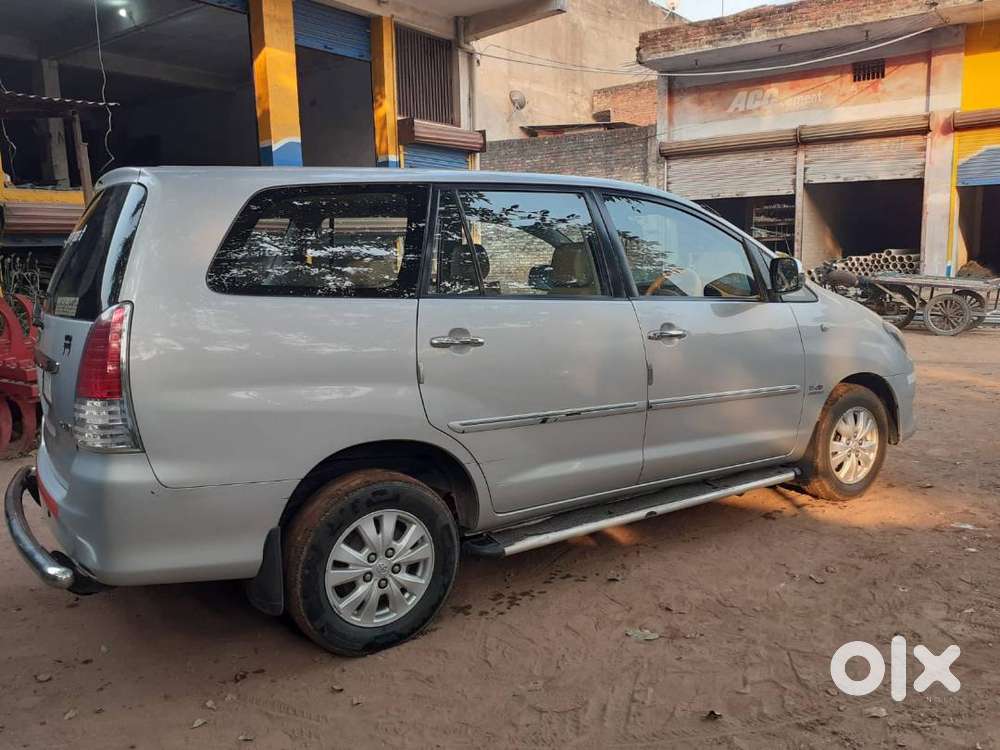 Toyota Innova 2010 Diesel Well Maintained