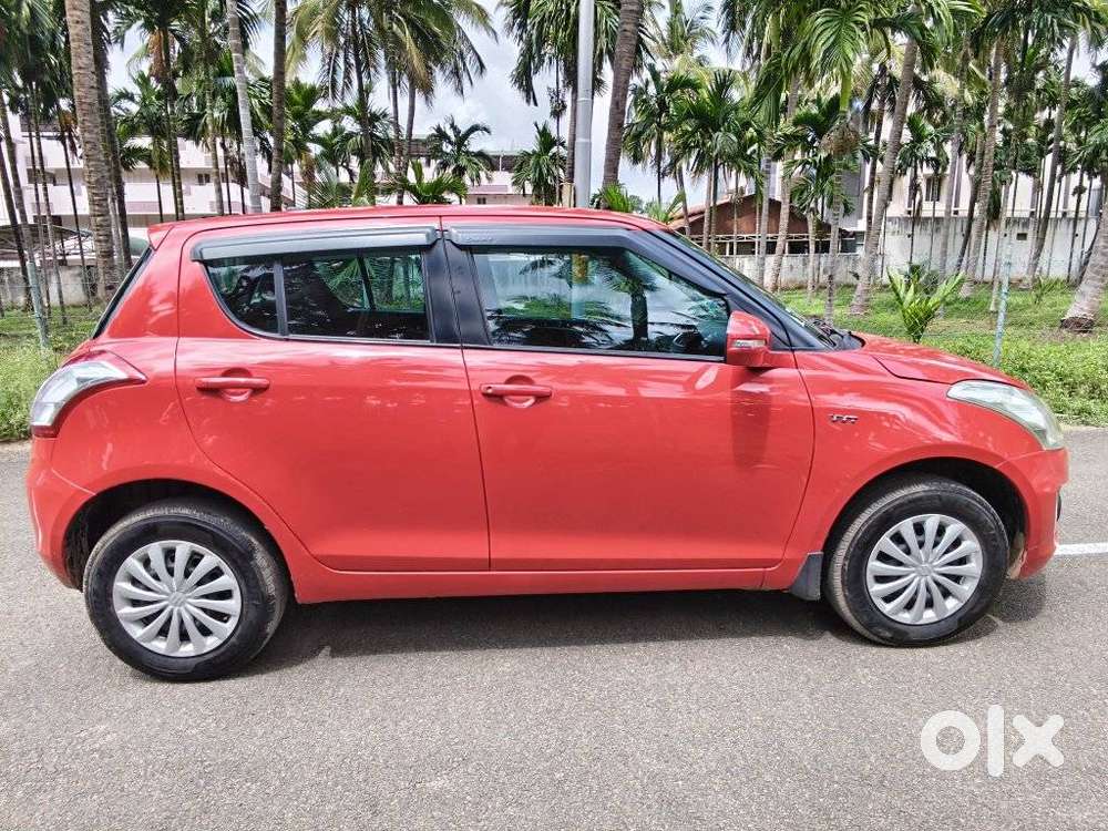 Maruti Suzuki Swift Vxi + Manual, 2017, Petrol