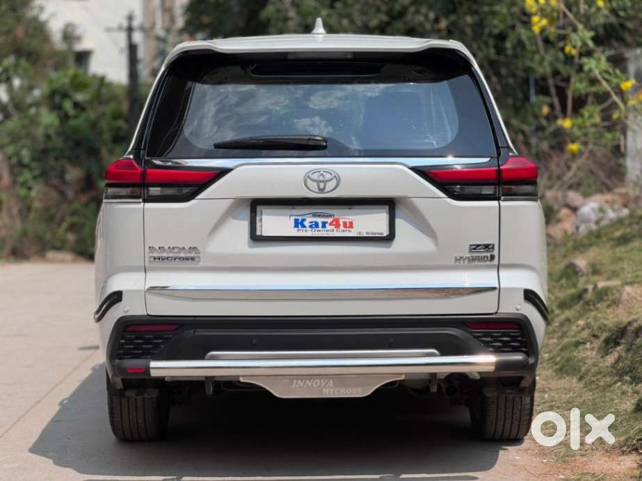 Toyota Innova Hycross 2.0 Zx (o) Hybrid 7 Str, 2023, Petrol