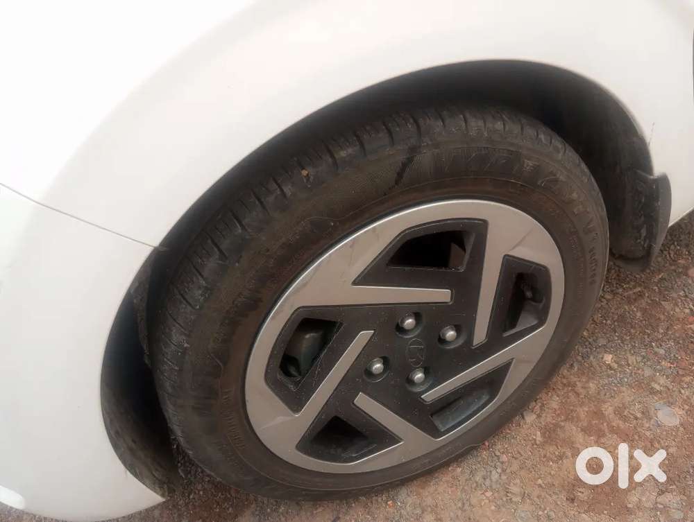 Hyundai Aura 2026 Petrol 6000 Km Driven