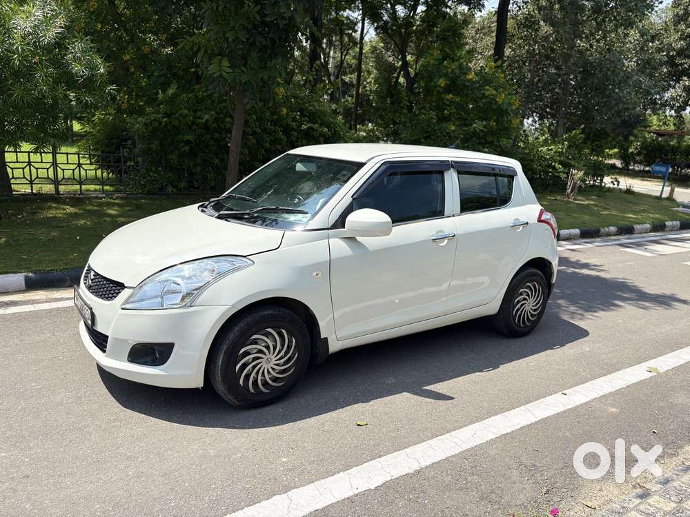 Maruti Suzuki Swift Lxi Optional-o, 2011, Petrol