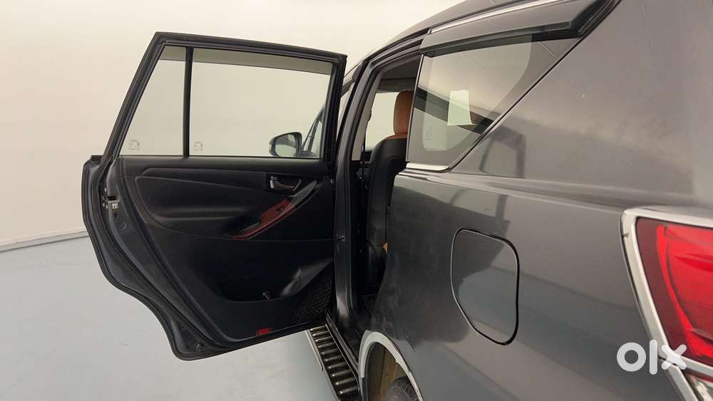 Toyota Innova Crysta [2020-ongoing] 2.4 Gx 7 Str, 2018, Diesel