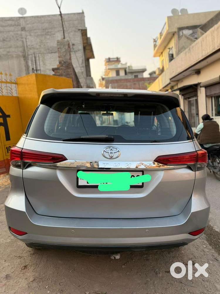 Toyota Fortuner Legender 2017 Diesel 70000 Km Driven