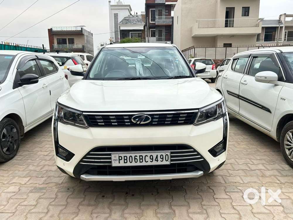 Mahindra Xuv300 2022 Petrol Well Maintained