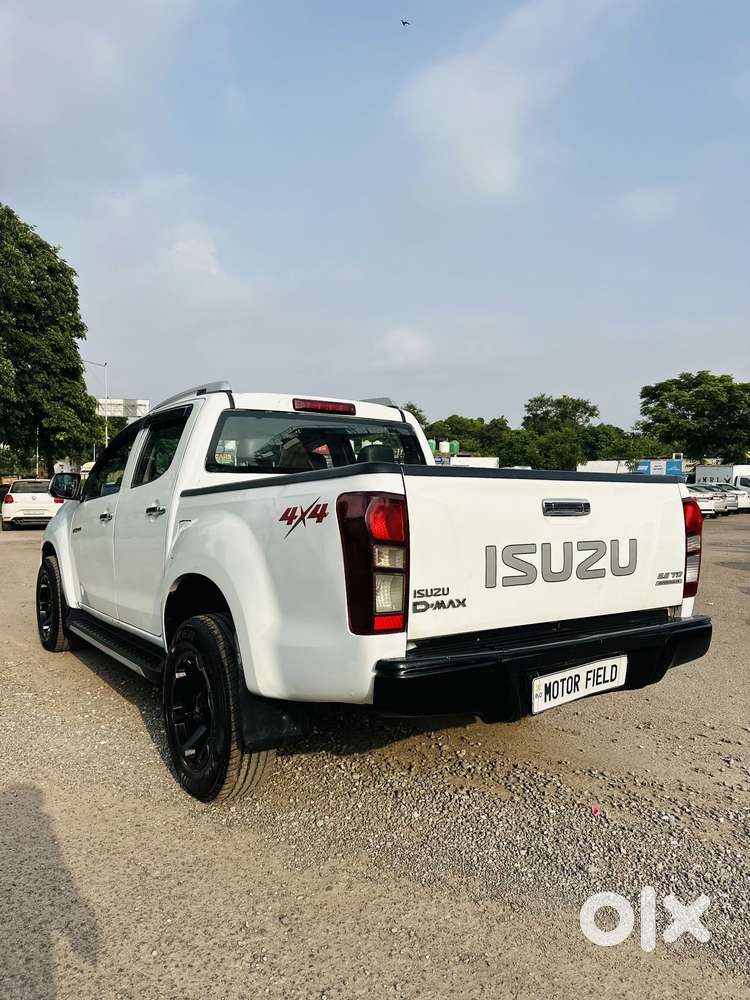 Isuzu V-cross Z 4x4 Mt, 2017, Diesel