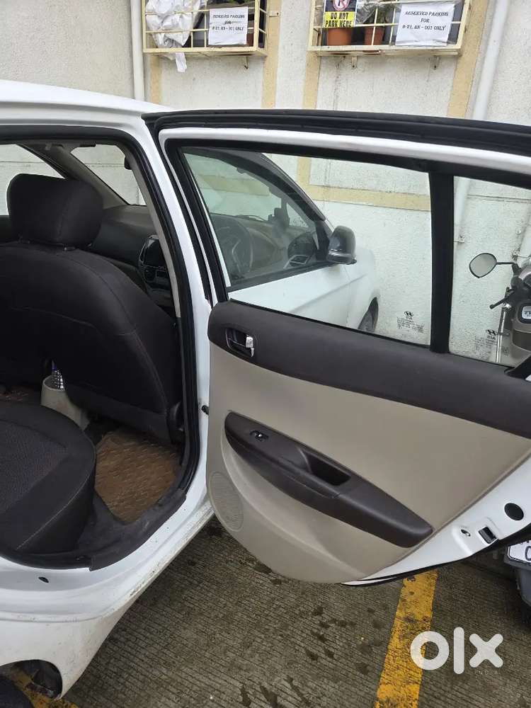 Hyundai I20 Asta Abs 2011 Model