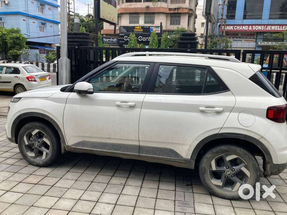 Hyundai Venue 2019 Petrol Well Maintained