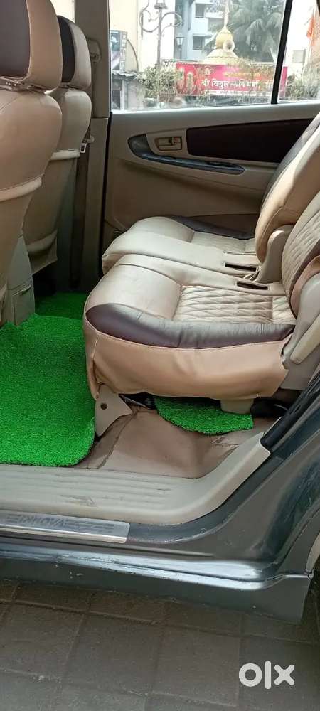 Toyota Innova 2012