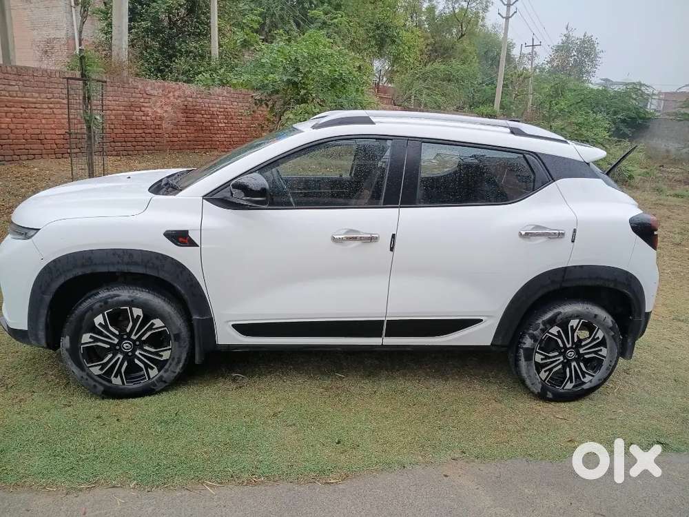 Renault Kiger 2023 Petrol 7100 Km Driven