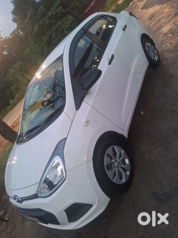 Hyundai Xcent Petrol 2015