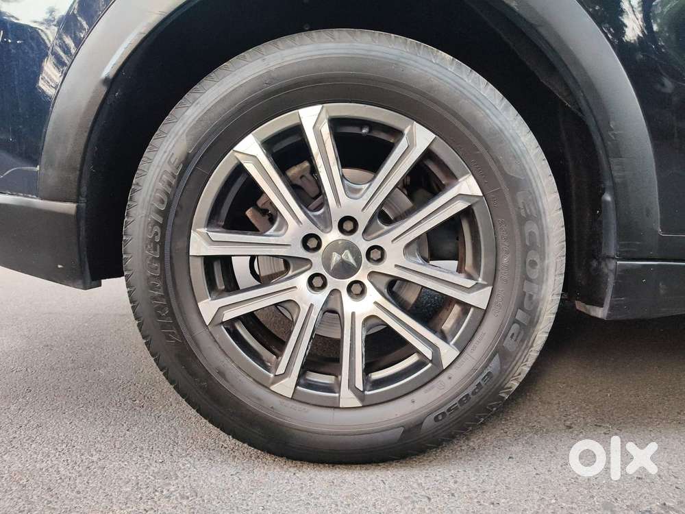 Mahindra Xuv700 2.2 Ax 7 Diesel At Luxury Pack Str Awd, 2022, Diesel