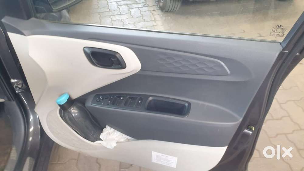 Hyundai Aura Cng & Hybrids 40000 Km Driven