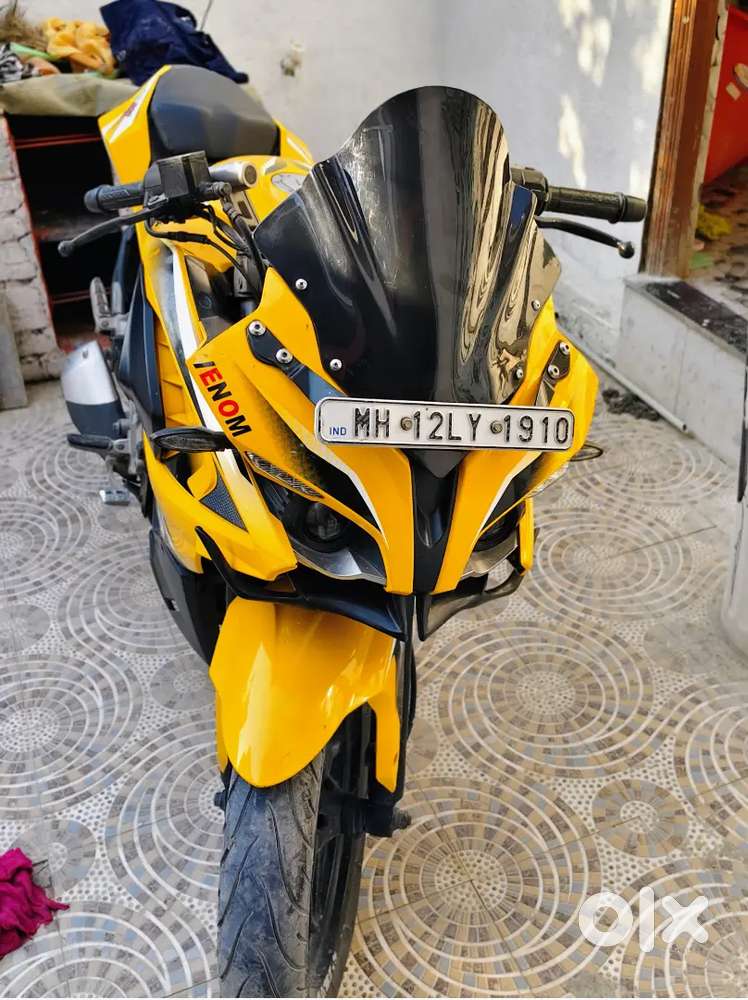 Pulsar Rs 200 Yellow Side View SELLING A MINT CONDITION PULSAR